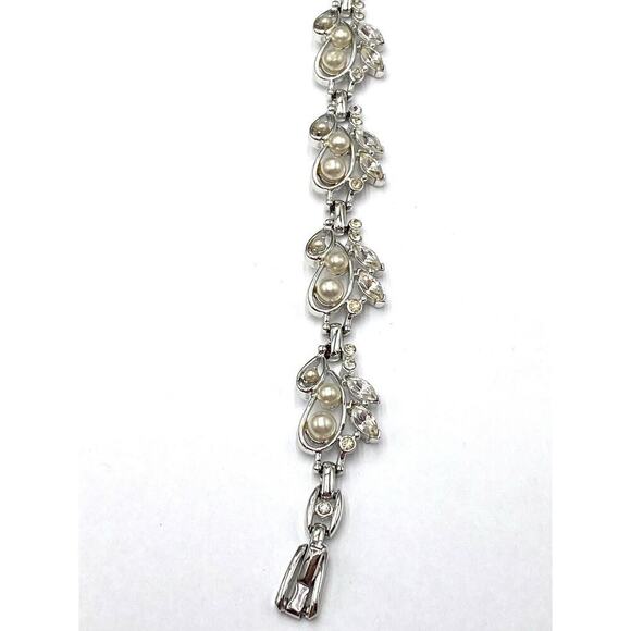 Kramer of NY Bracelet Vintage Silver Tone Faux Pearls Rhinestones 6.5” - Picture 7 of 14